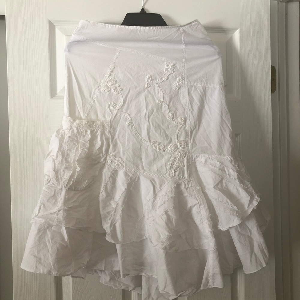 Sugar Lips size small white skirt